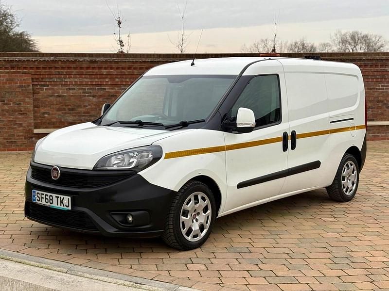 Used Fiat Doblò 2018 White MPV