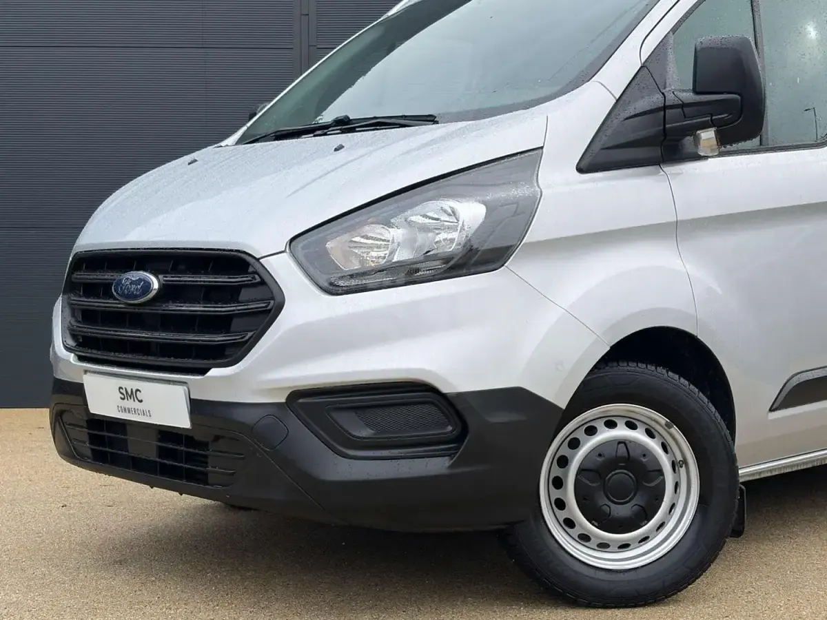 Używany Ford Transit Custom S 130 KM (95 kW) 2023 Srebrny Van