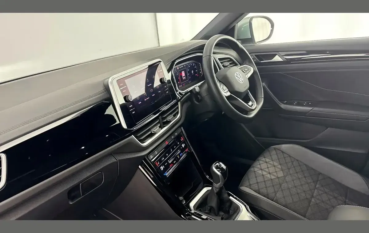 Used VW T-Roc R-line 150 HP (110 kW) 2024 Silver SUV
