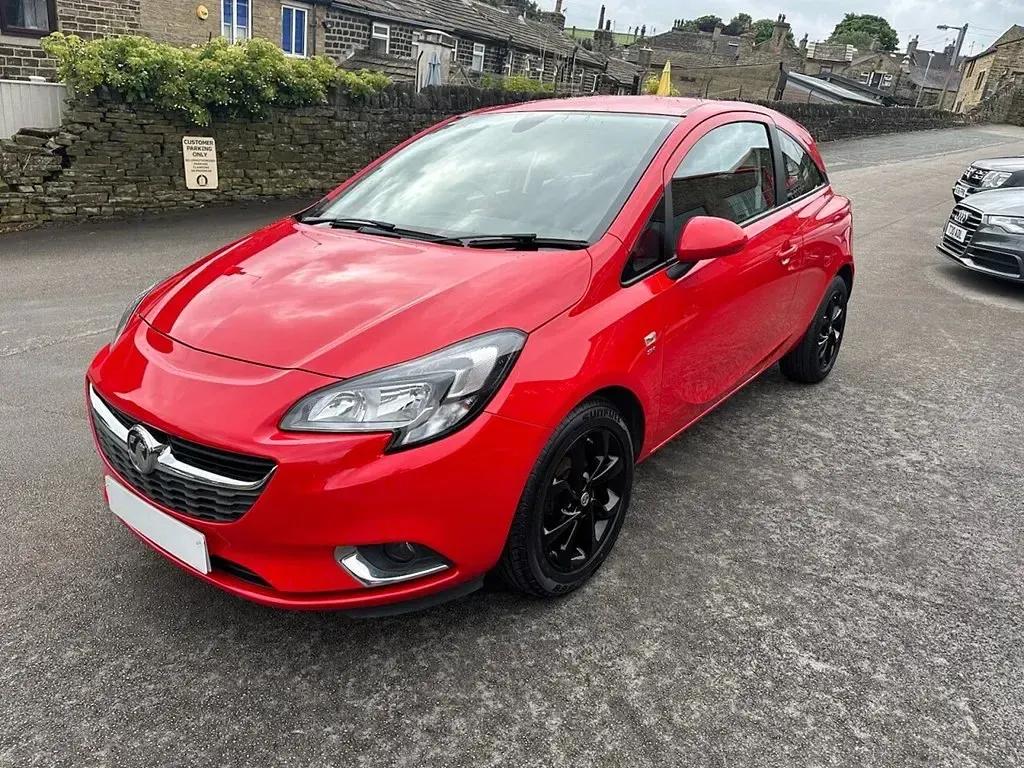 Used Vauxhall Corsa SRi 75 HP (55 kW) 2017 Red Hatchback
