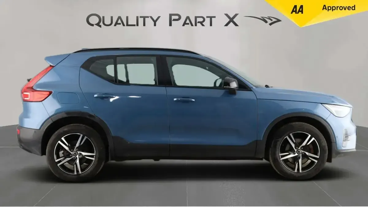 Used Volvo XC40 Plus 163 HP (119 kW) 2024 Blue SUV