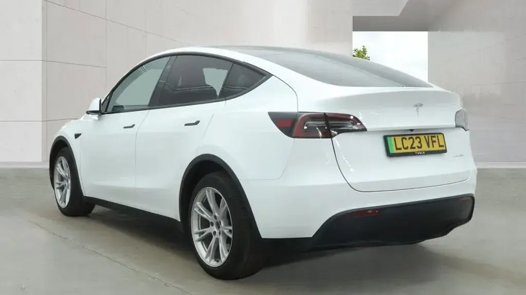 Used Tesla Model Y Long Range AWD 378 kW (514 HP) 2023 White SUV