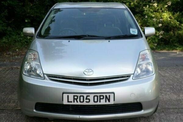 Used Toyota Prius 76 HP (55 kW) 2005 Hatchback