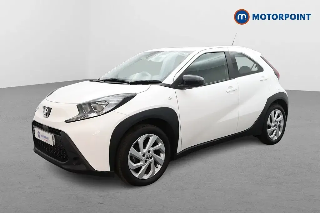 Used Toyota Aygo X PURE 2023 White SUV