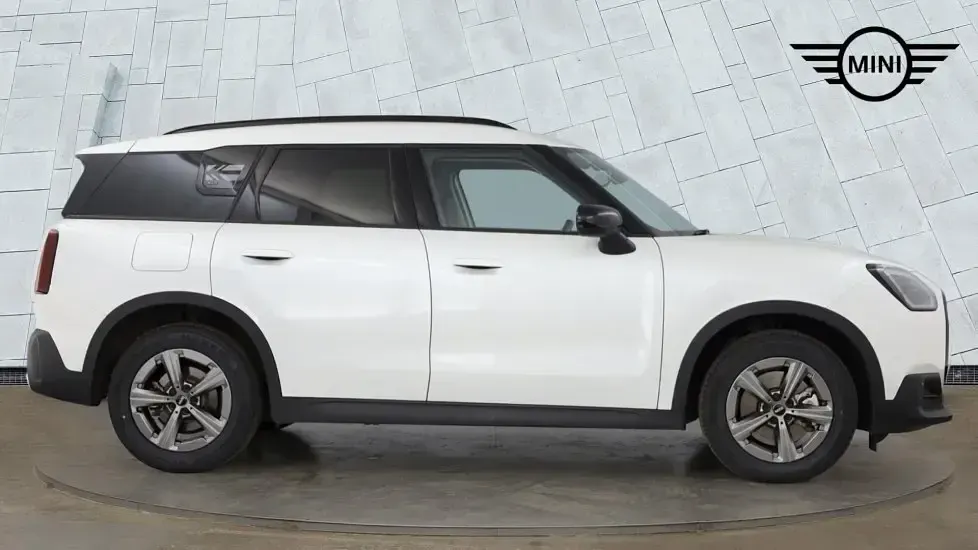 Used Mini Countryman 215 HP (158 kW) 2024 White SUV