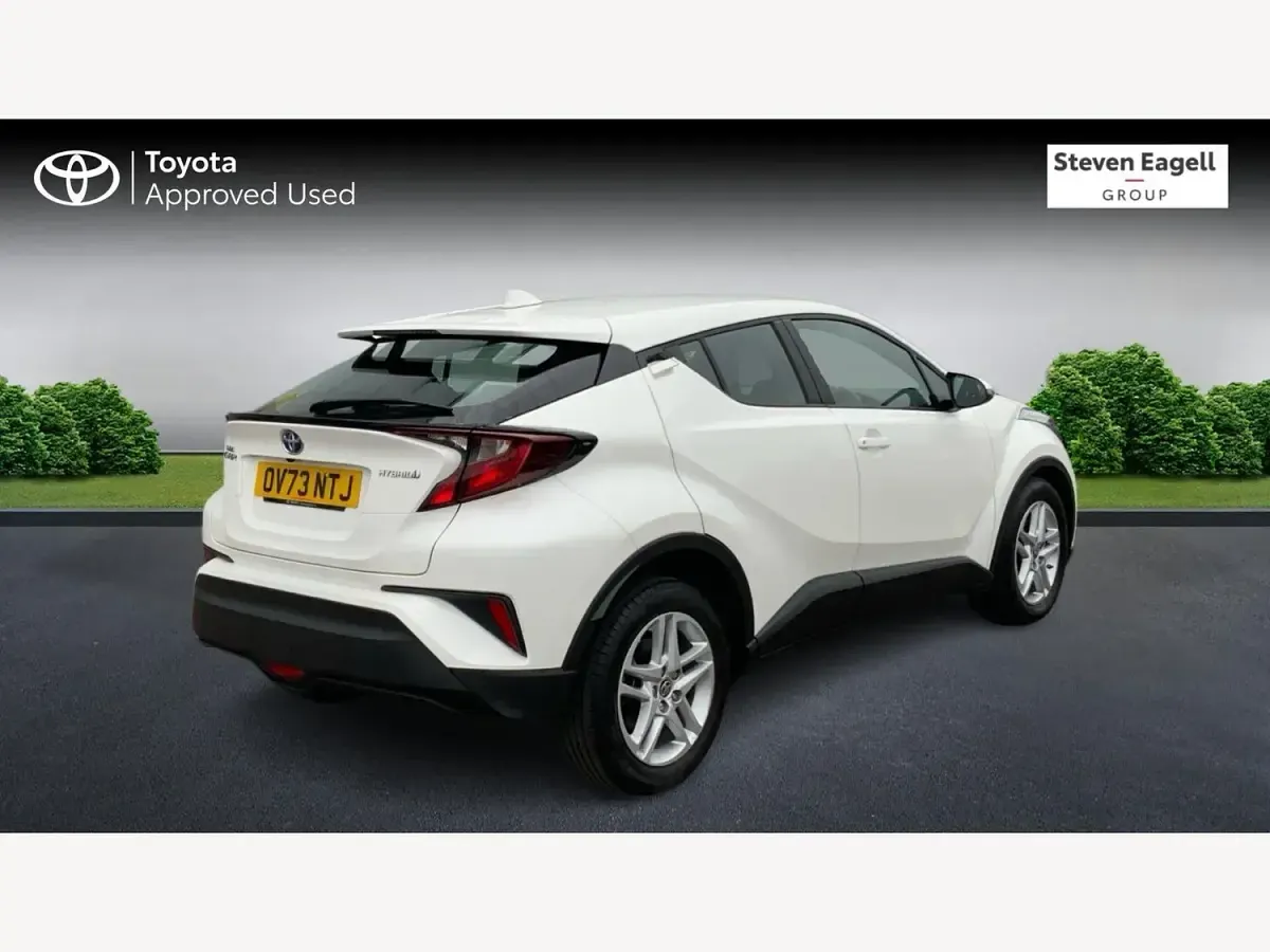 Used Toyota C-HR 122 HP (89 kW) 2023 White SUV