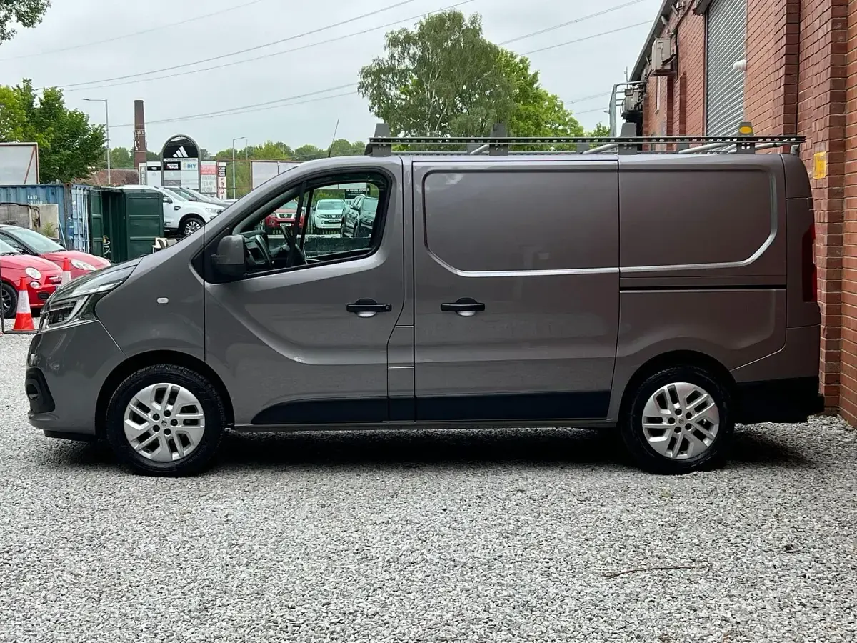 Used Renault Trafic 2019 Grey MPV