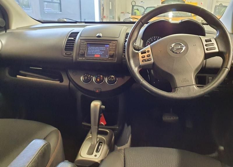 Used Nissan Note Tekna 110 HP (80 kW) 2011 Grey Hatchback