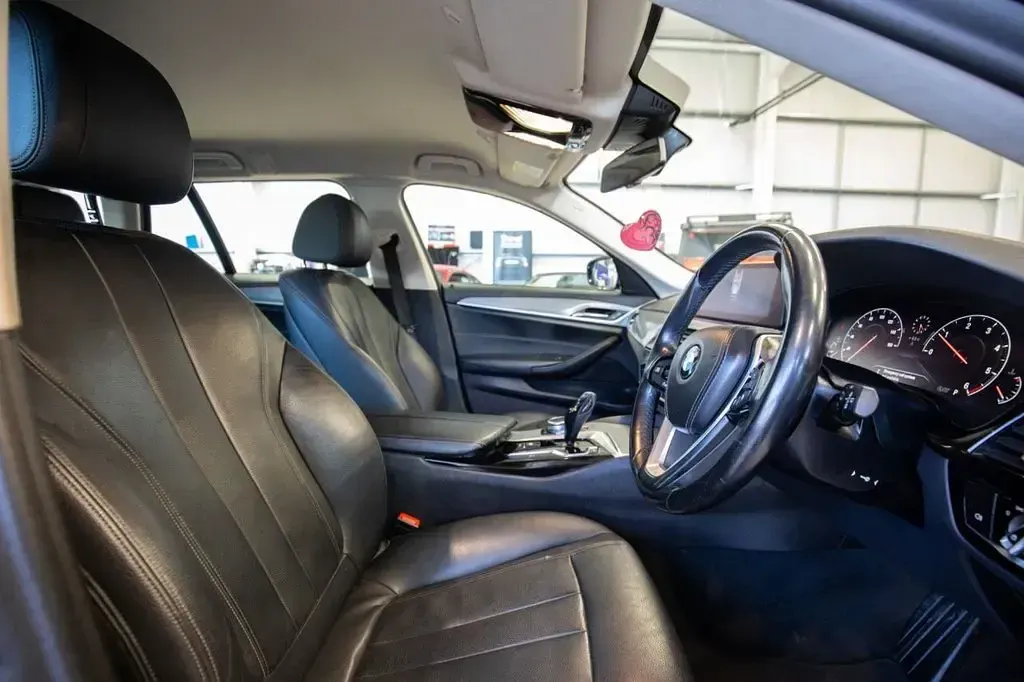 Begagnad BMW 520 Comfort Edition 190 HK (139 kW) 2019 Grå Kombi