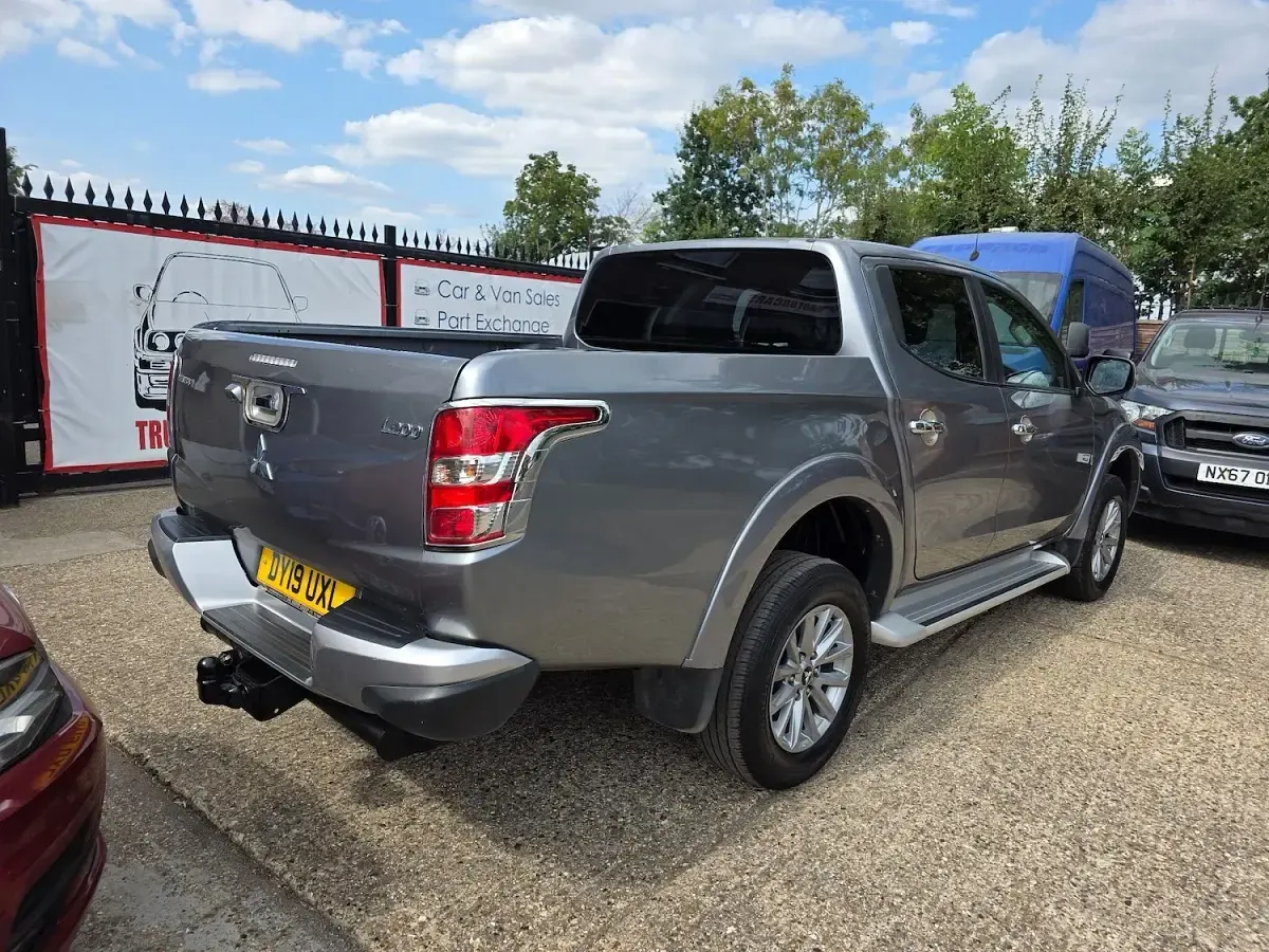 Used Mitsubishi L200 181 HP (133 kW) 2019 Grey Pickup