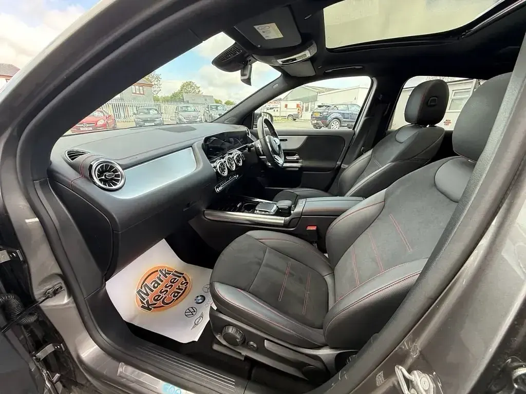 Begagnad Mercedes EQA250 AMG line 139 kW (190 HK) 2022 Grå SUV