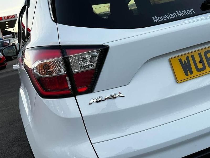 Used Ford Kuga Titanium 150 HP (110 kW) 2017 White SUV