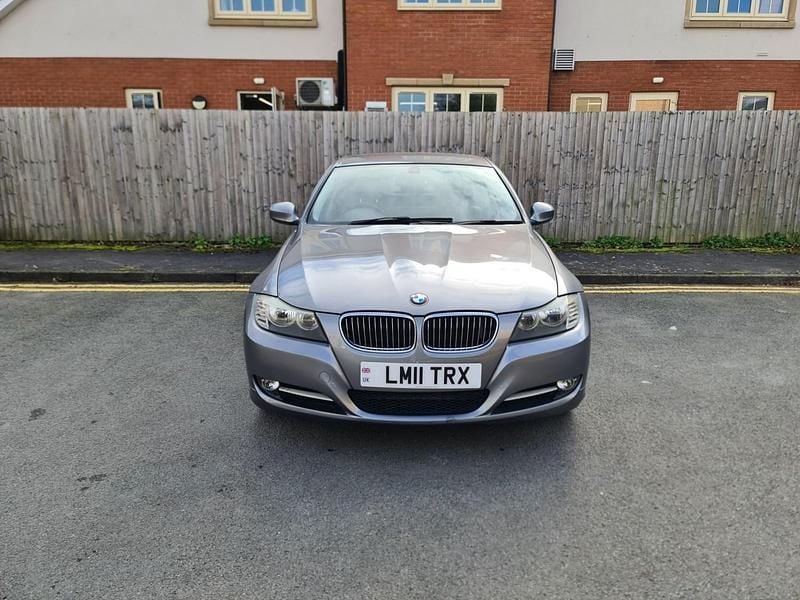 Used BMW 318 Exclusive 2011 Grey Sedan