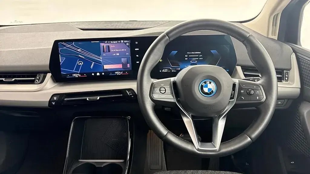 Used BMW 225 Active Tourer Sport Line 242 HP (177 kW) 2025 Blue MPV