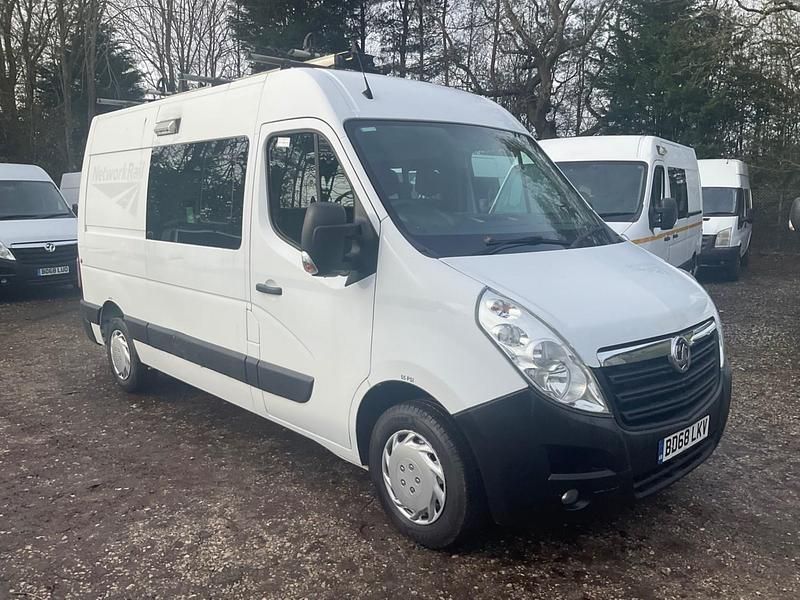 Used Vauxhall Movano 130 HP (95 kW) 2018 White MPV