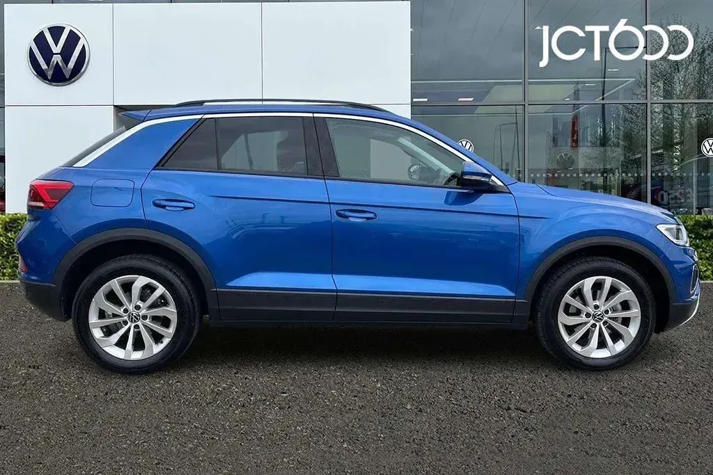 Used VW T-Roc Match 115 HP (84 kW) 2025 Blue SUV