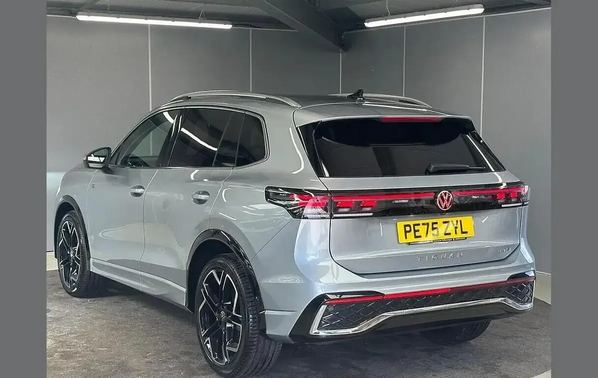 Used VW Tiguan R-line 147 HP (108 kW) 2025 Silver SUV