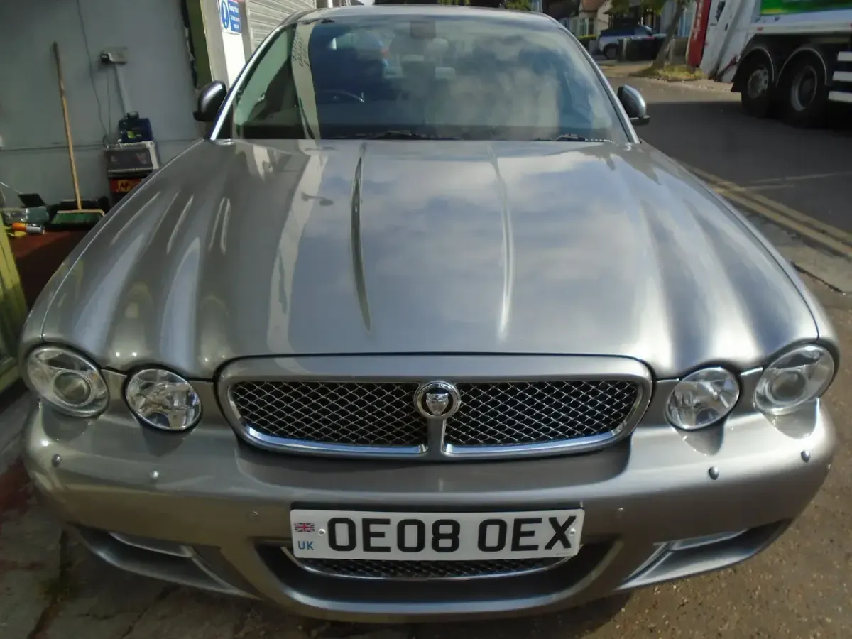 Used Jaguar XJR Supercharged 400 HP (294 kW) 2008 Grey Sedan