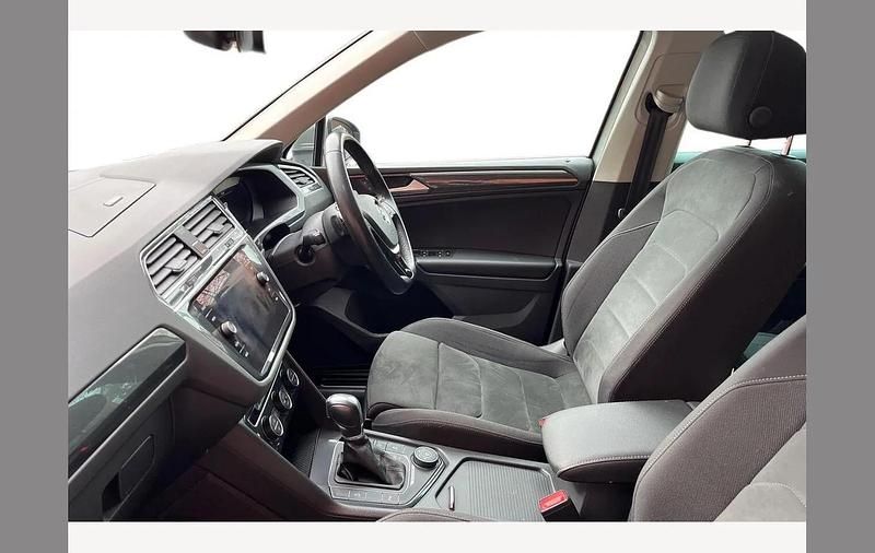 Used VW Tiguan SEL 180 HP (132 kW) 2017 Silver SUV