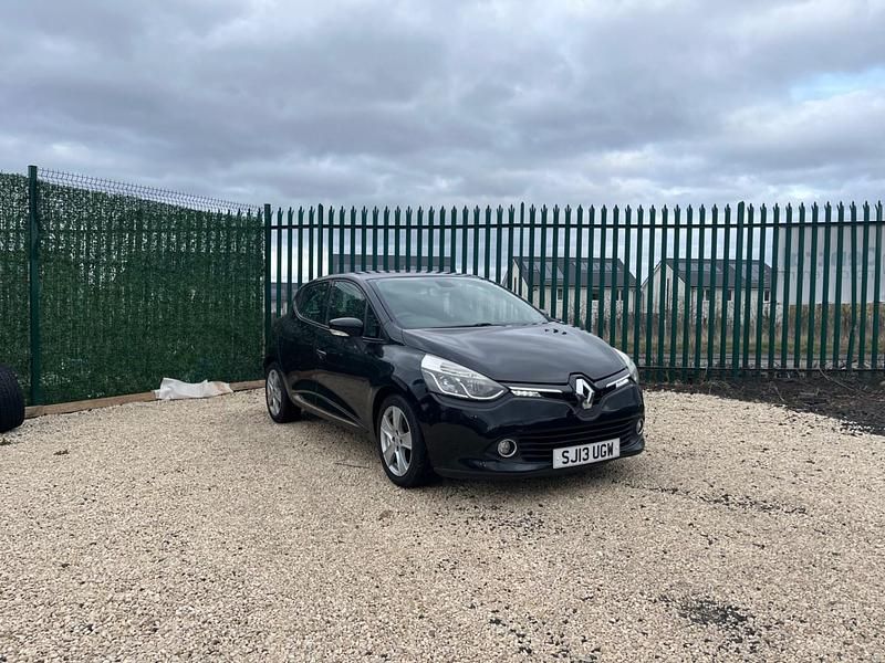 Used Renault Clio IV Dynamique 75 HP (55 kW) 2013 Black Hatchback