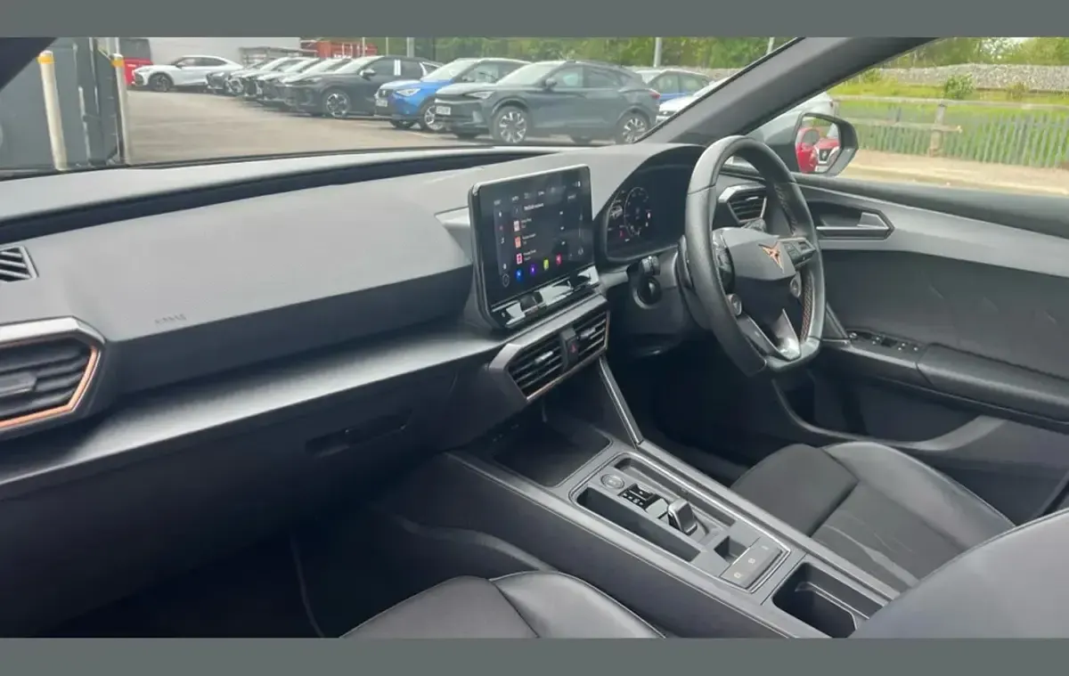 Usado Cupra Leon VZ2 310 CV (228 kW) 2022 Gris Familiar