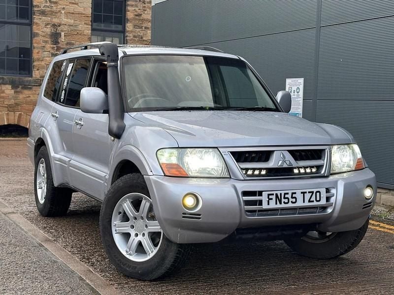 Silver Used 2005 Mitsubishi Shogun Elegance SUV | £5,495 (Good price) - Image 1/4