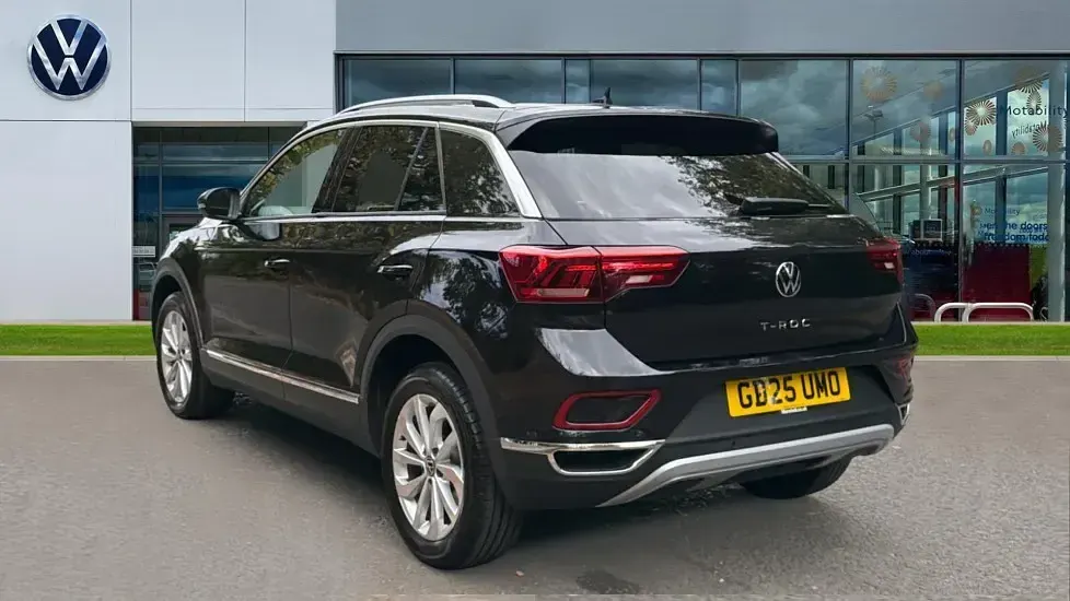 Used VW T-Roc Style 150 HP (110 kW) 2025 Deep black pearlescent SUV