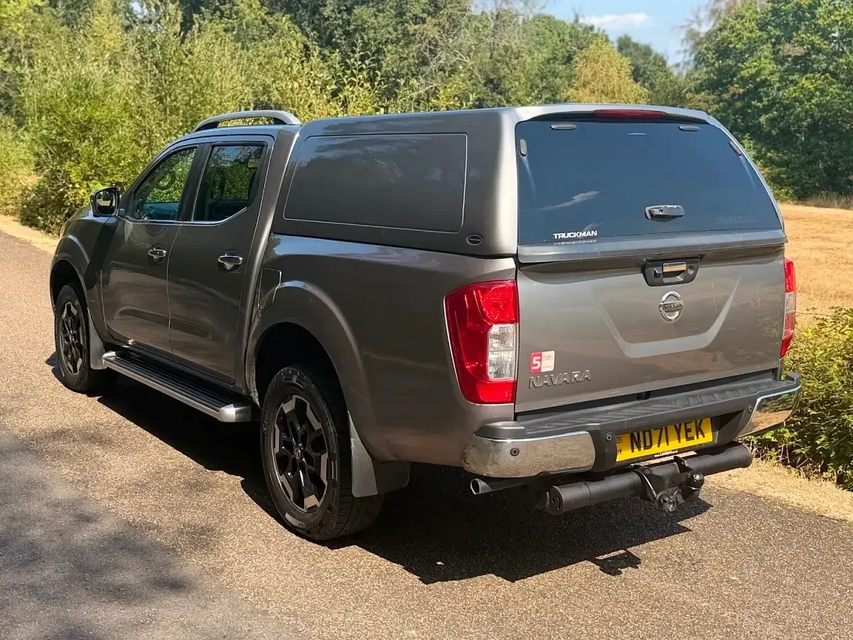 Used Nissan Navara Tekna 190 HP (139 kW) 2021 Grey Pickup