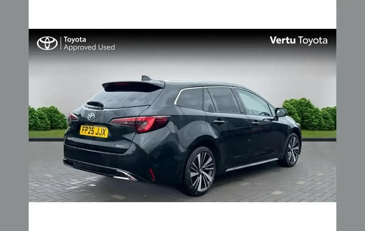 Used Toyota Corolla Design 140 HP (102 kW) 2025 Black Estate