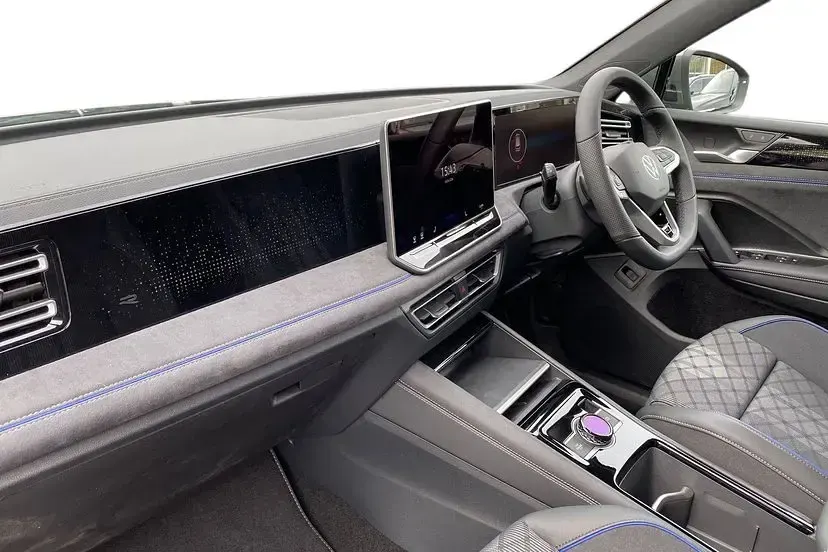 New VW Tiguan R-line 150 HP (110 kW) 2026 Cipressino green SUV
