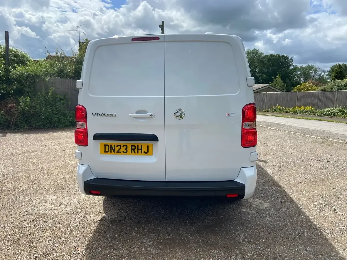 Used Vauxhall Vivaro S 100 HP (73 kW) 2023 White MPV