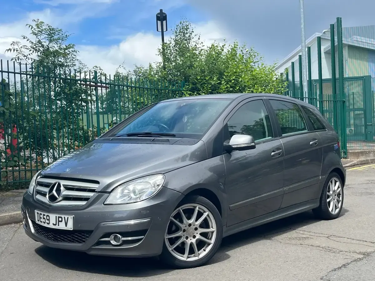Used Mercedes B180 2009 Grey MPV