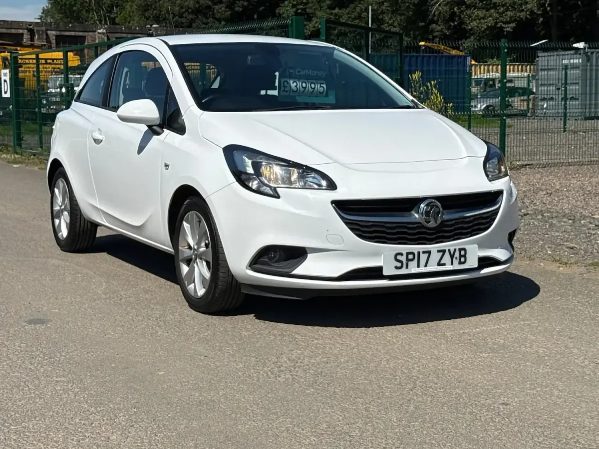 Used Vauxhall Corsa 90 HP (66 kW) 2017 White Hatchback
