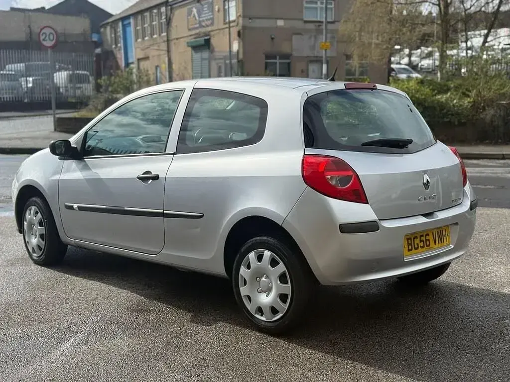 Used Renault Clio Expression 2007 Silver Hatchback