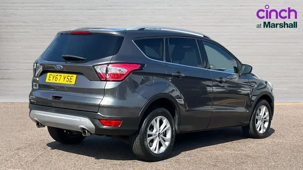 Używany Ford Kuga Titanium 120 KM (88 kW) 2017 Szary SUV