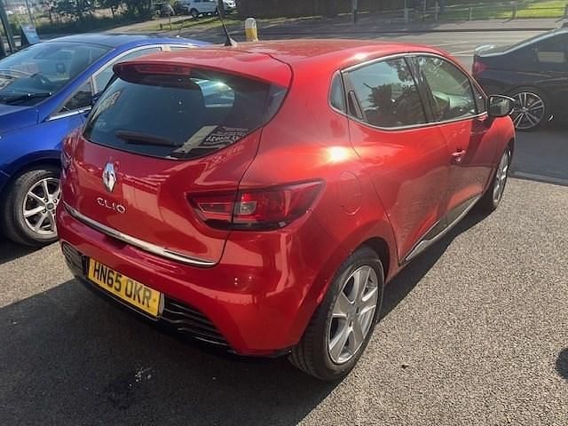 Used Renault Clio IV Dynamique 2015 Red Hatchback