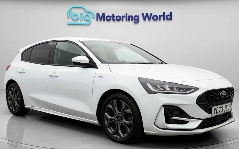 Used Ford Focus ST-Line 125 HP (91 kW) 2023 White Hatchback