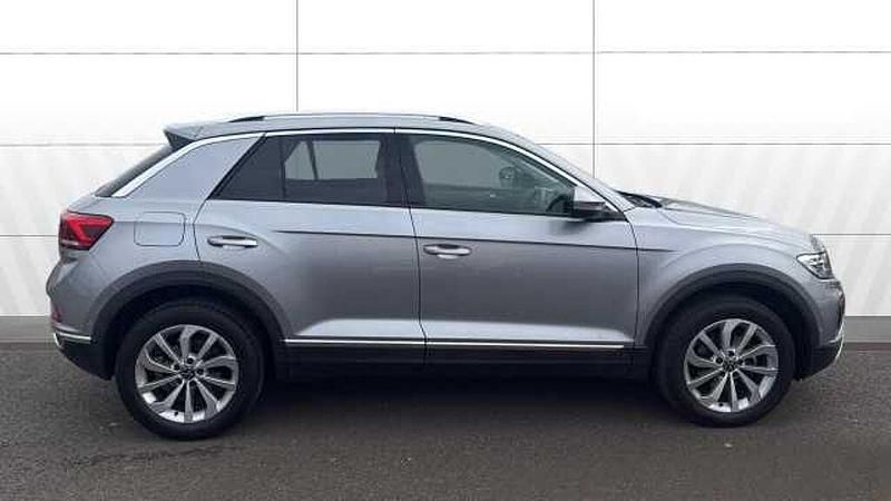 Usado VW T-Roc Style 150 HP (110 kW) 2023 Prateado SUV