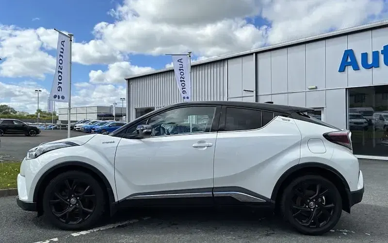 Used Toyota C-HR 122 HP (89 kW) 2019 White SUV