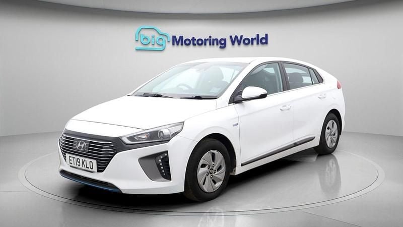 Used Hyundai Ioniq Premium 141 HP (103 kW) 2018 White Hatchback