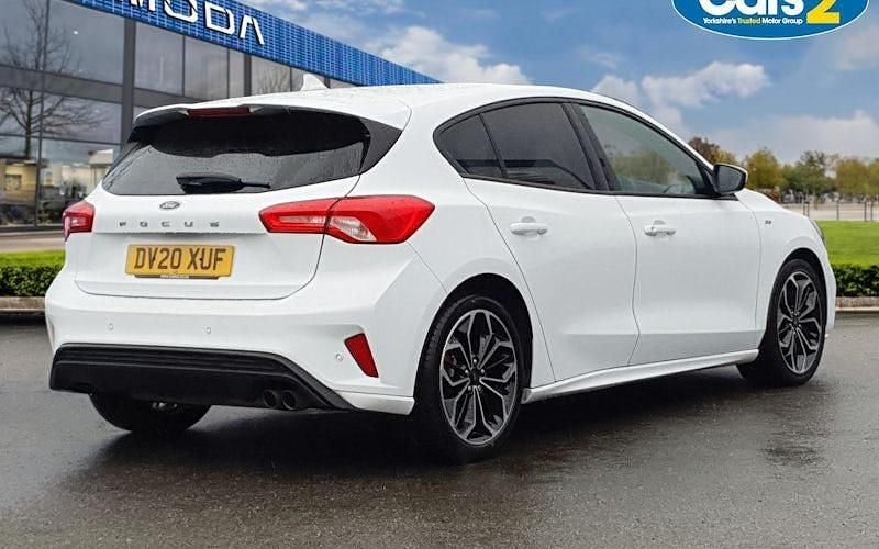 Used Ford Focus ST-Line X 125 HP (91 kW) 2020 White Hatchback