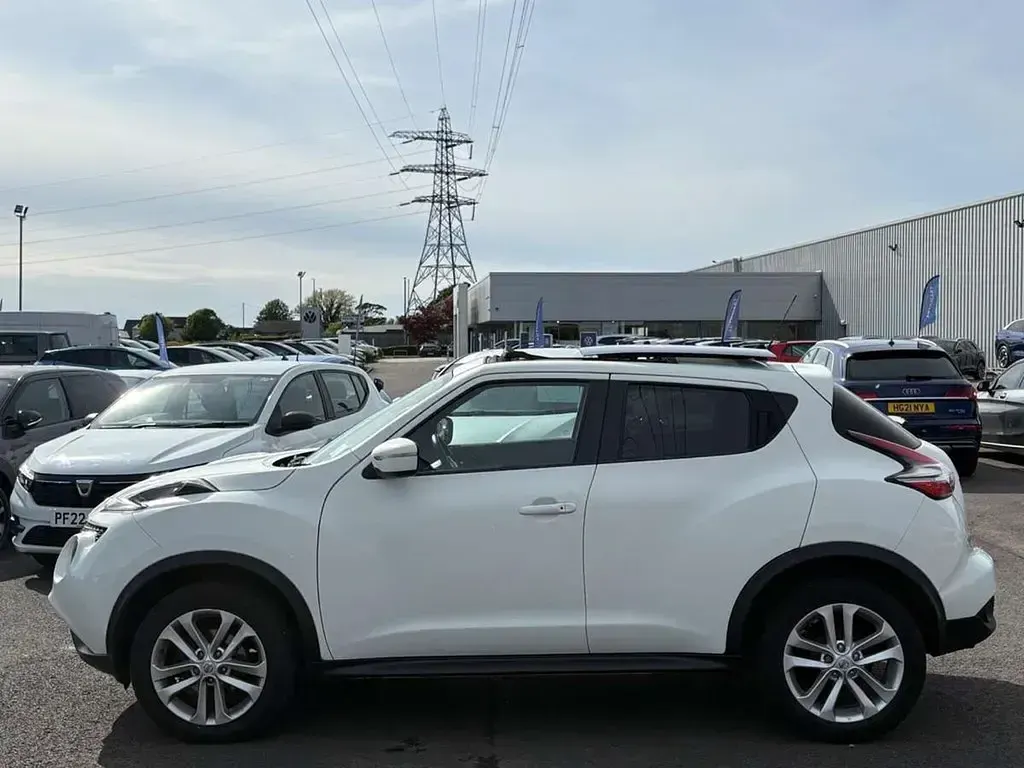 Used Nissan Juke N-Connecta 113 HP (83 kW) 2017 White SUV