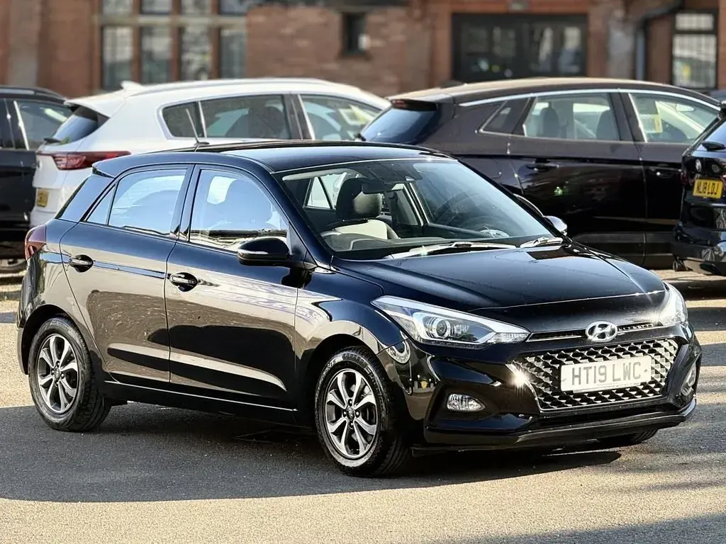 Used Hyundai i20 SE 100 HP (73 kW) 2019 Black Hatchback