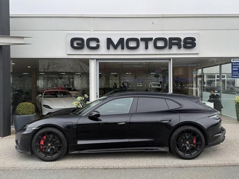Used Porsche Taycan Performance Package 439 kW (598 HP) 2024 Black Estate