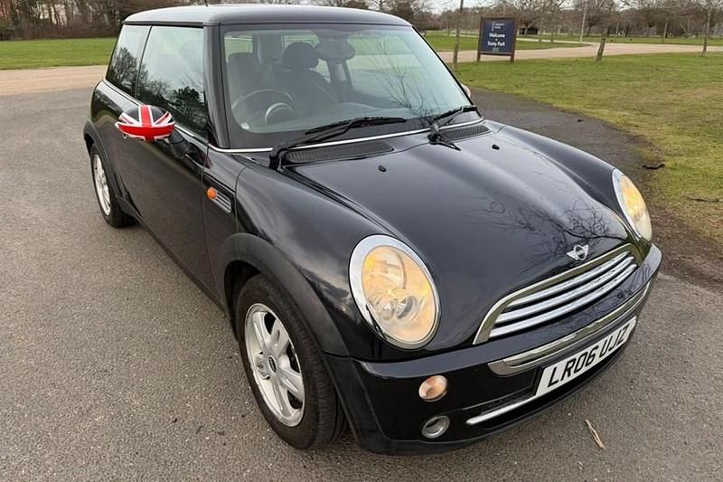 Used Mini ONE Hatch 90 HP (66 kW) 2006 Black Hatchback
