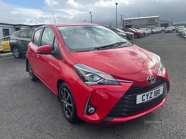 Used Toyota Yaris 111 HP (81 kW) 2019 Red Hatchback