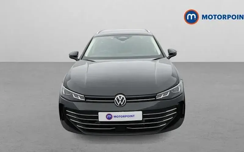 Used VW Passat Life 204 HP (150 kW) 2025 Black Estate