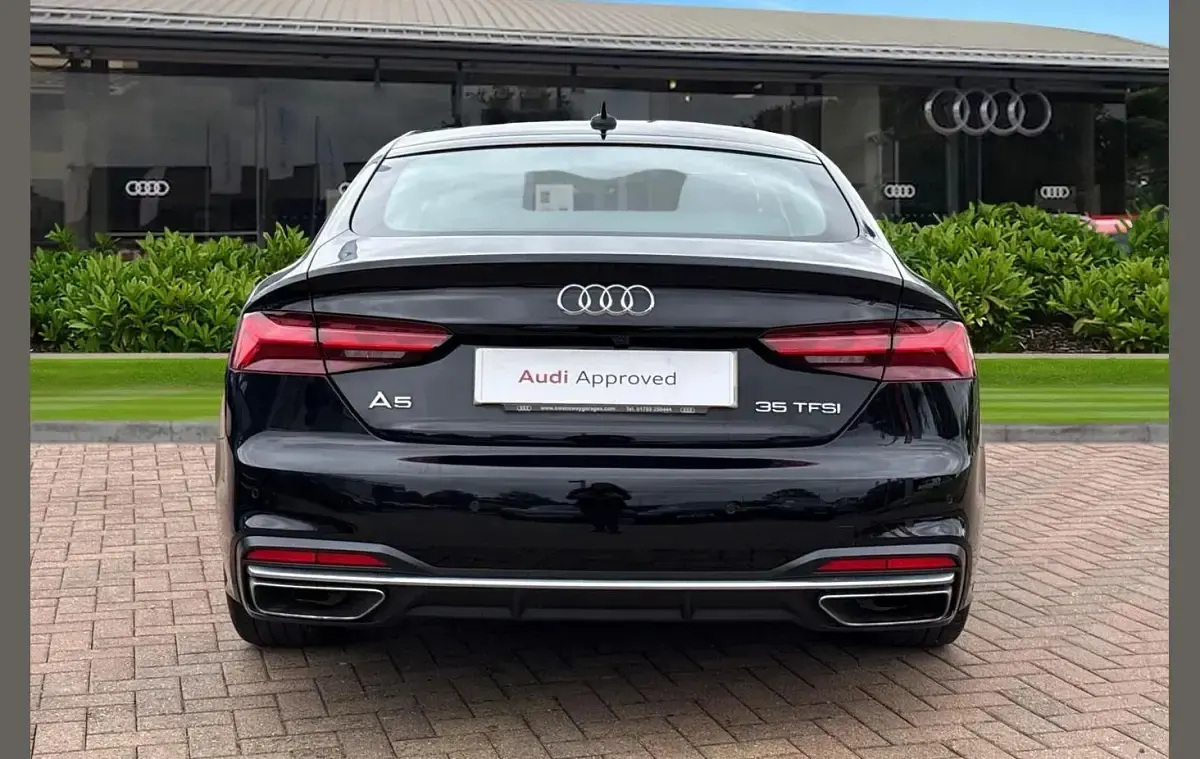 Usado Audi A5 Sport 150 CV (110 kW) 2024 Negro Utilitario