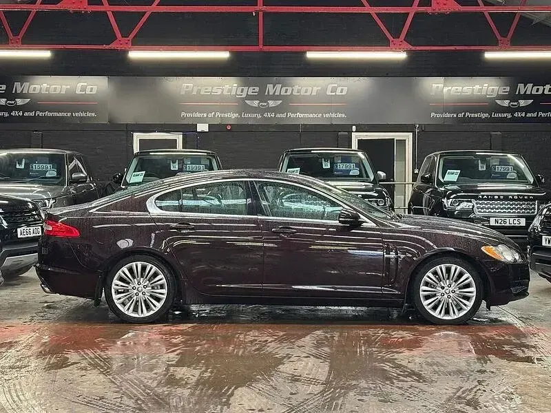 Używany Jaguar XF Premium Luxury 2011 Czerwony Sedan/Limuzyna