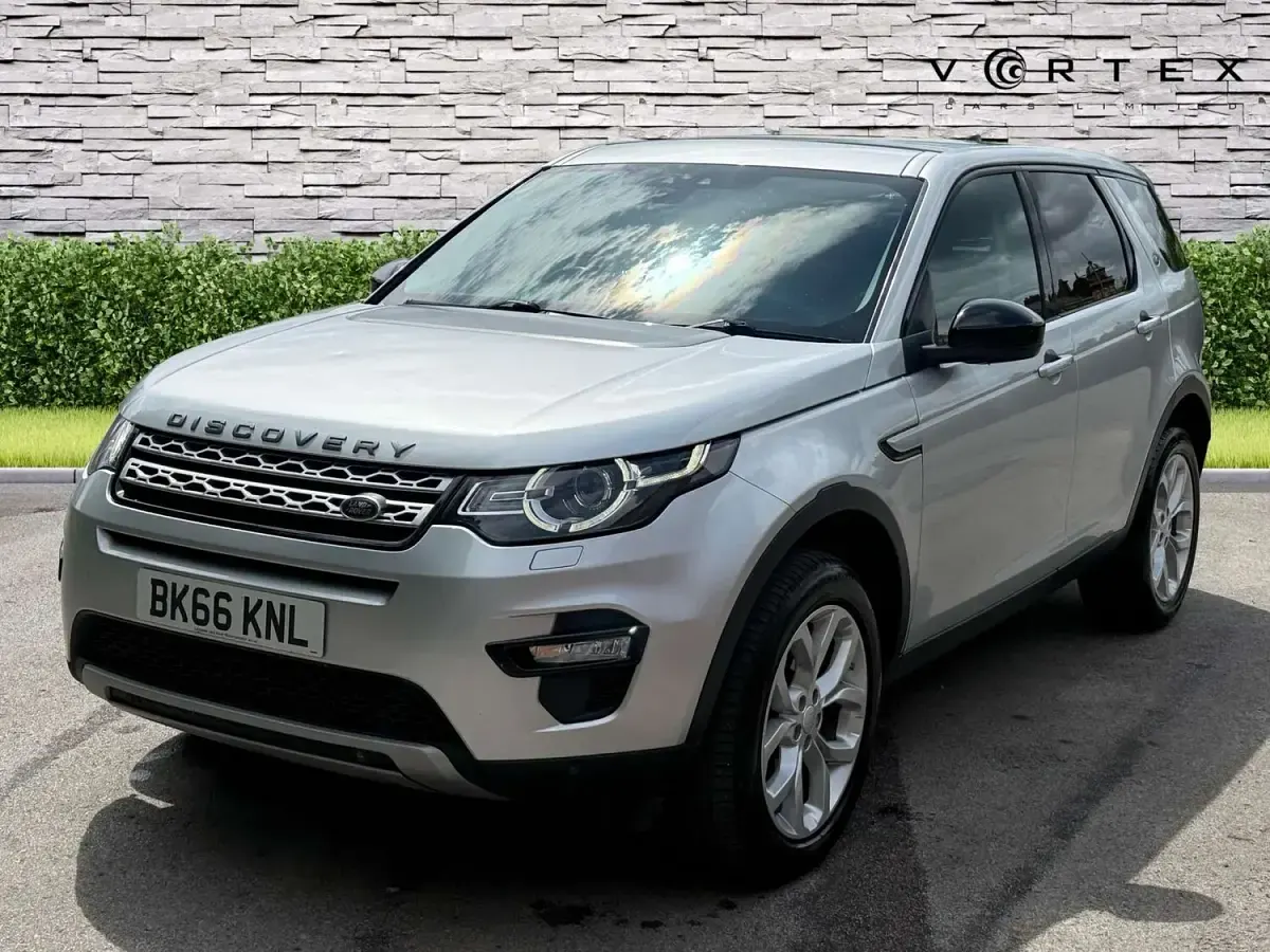 Used Land Rover Discovery Sport HSE 180 HP (132 kW) 2016 Silver SUV